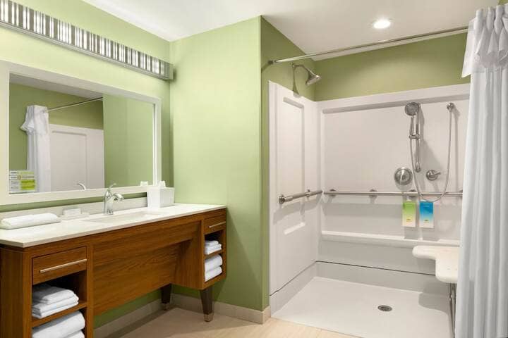 Room 18 of 25