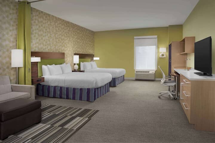 Room 8 of 28
