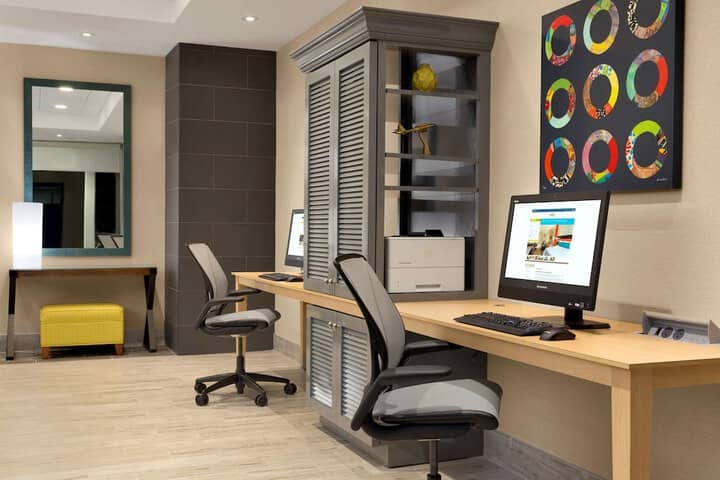 Business Center 23 of 25