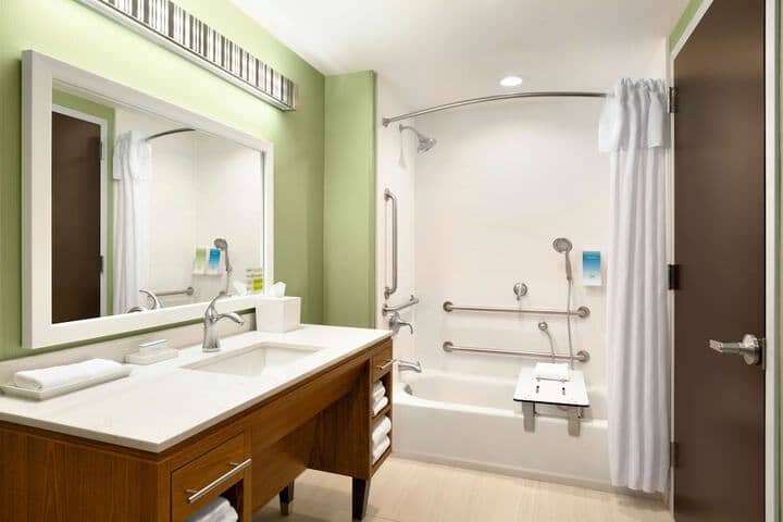 Room 15 of 25