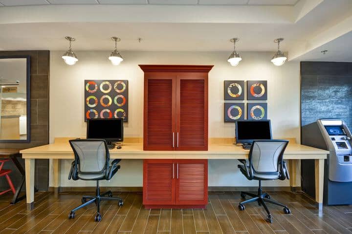 Business Center 36 of 40