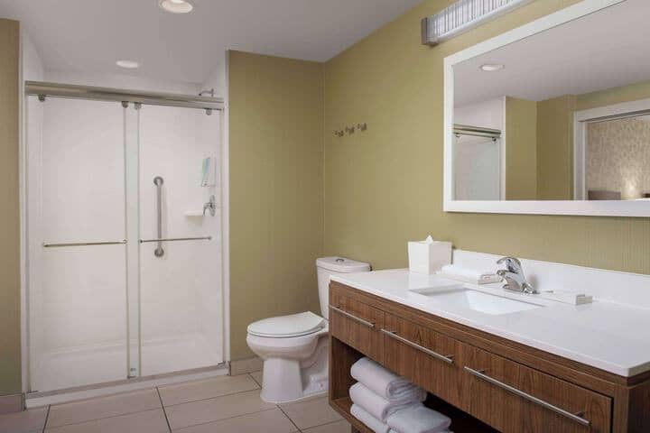 Room 18 of 28