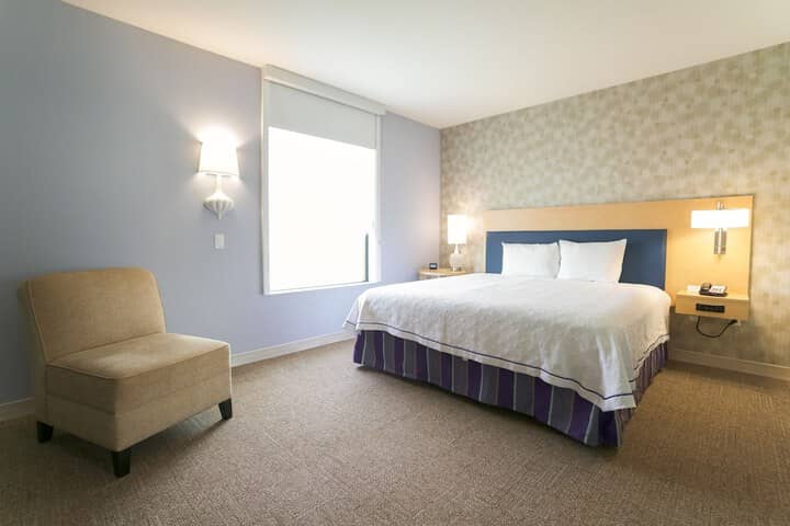 Room 6 of 25