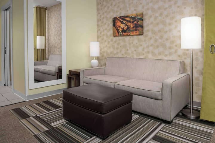 Room 14 of 28