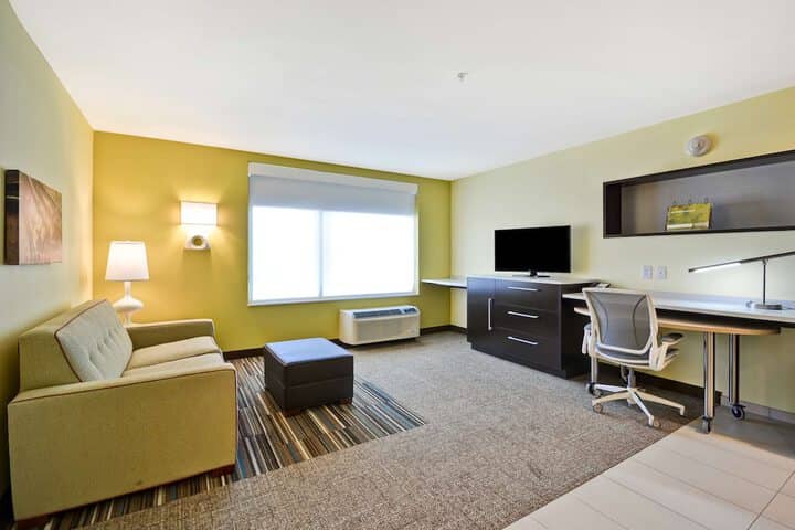 Room 8 of 40