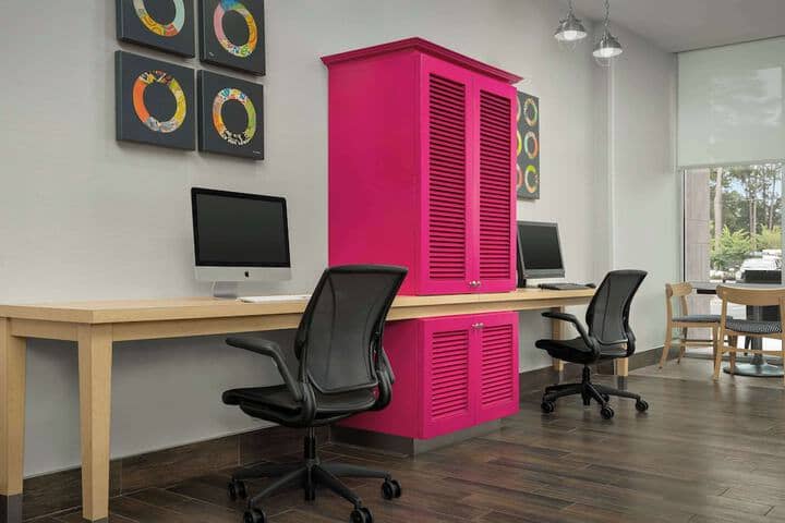 Business Center 25 of 28