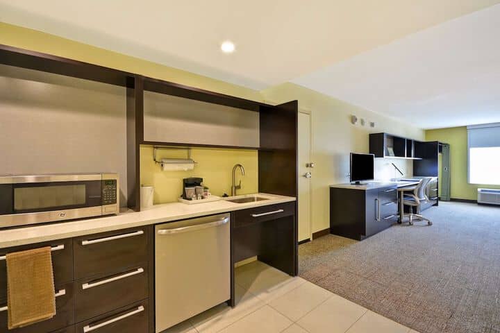 Room 9 of 40