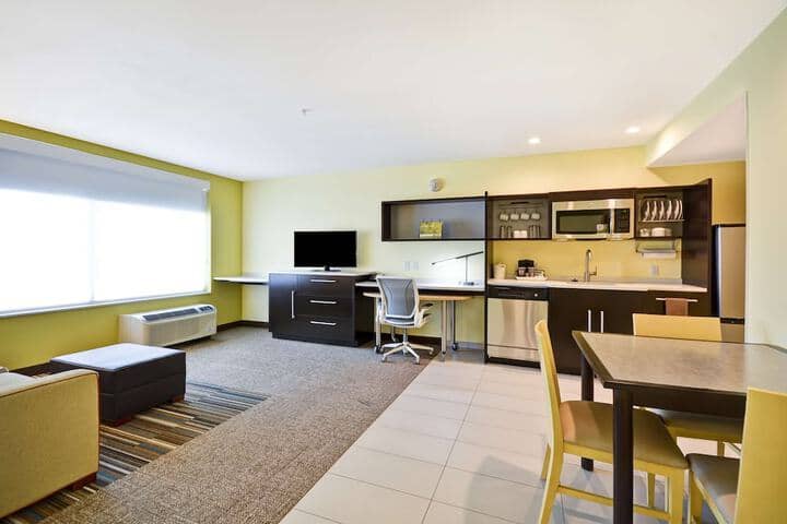 Room 10 of 40