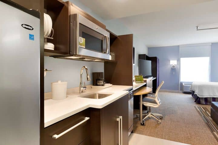 Room 10 of 25